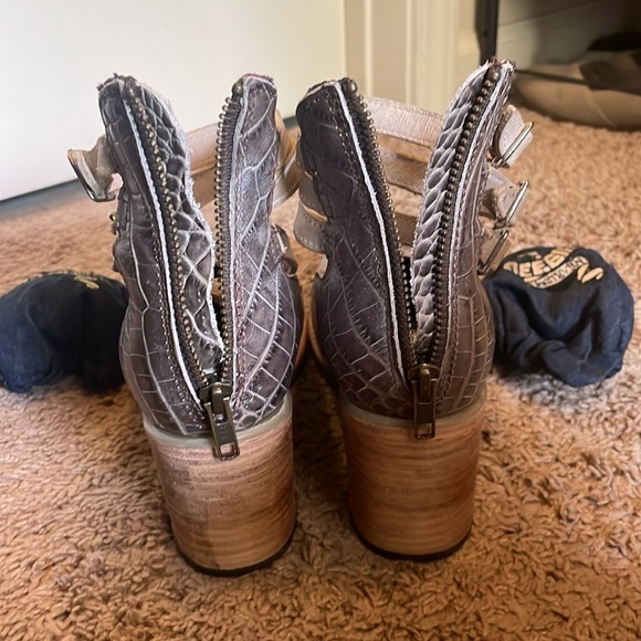 BRAND NEW NWOT free bird booties - Picture 3 of 10